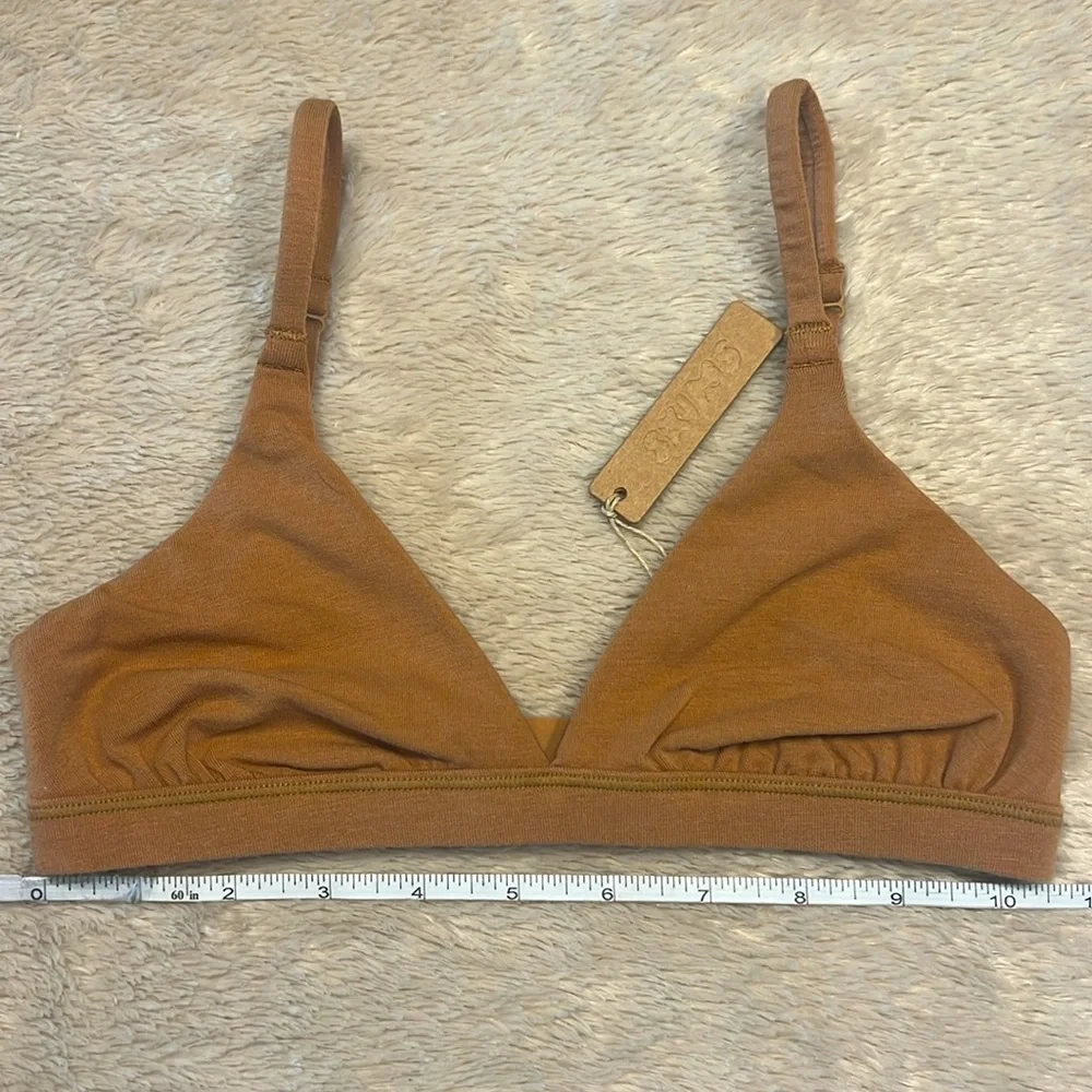SKIMS Triangle Bralette - Picture 5 of 9